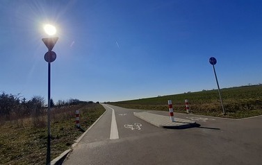 Ścieżka rowerowa Przecław - Karwowo. Początek od strony Przecławia